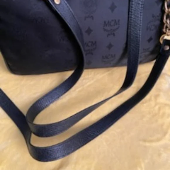 MCM Black and Gold Shoulder Bag - Picture 4 of 11